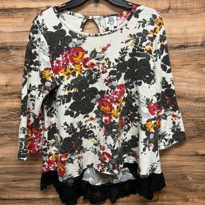 Ivy Jane large floral top